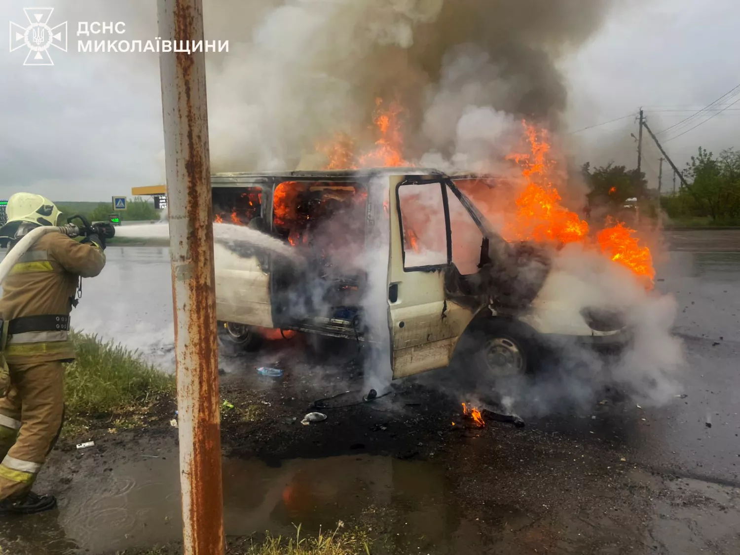 У Миколаївському районі на ходу загорілося авто, фото ДСНС Миколаївської області