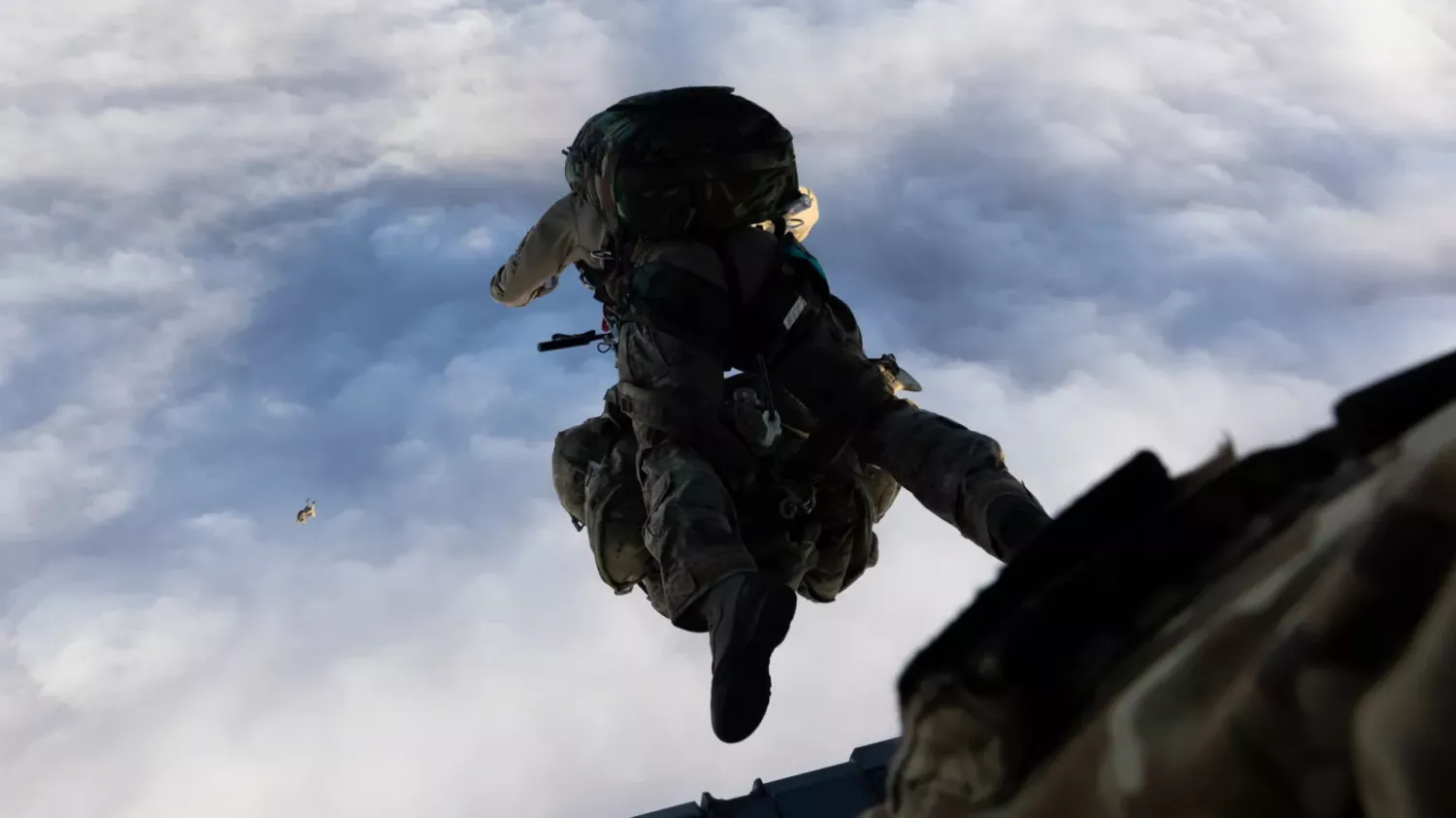 Британські медики десантувалися до хворого, фото Ministry of Defence