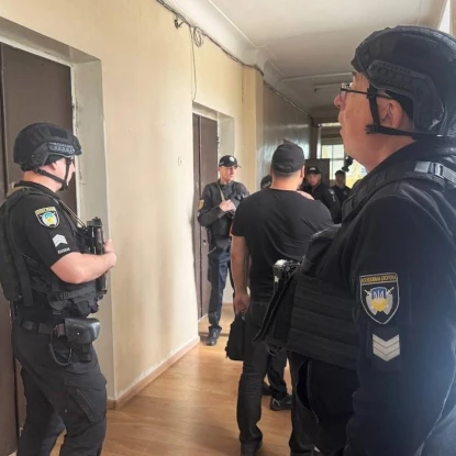 Заступник мера на Кіровоградщині влаштував стрілянину в міськраді. Фото: Світловодська міська рада