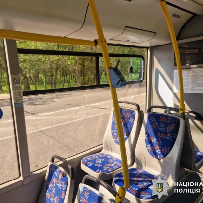 У Миколаєві поліція знайшла водія, який, ймовірно підрізав тролейбус. Фото: Нацполіція
