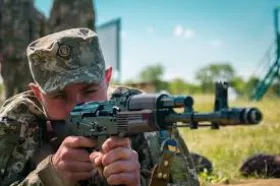 На Миколаївщині військового затримали за підозрою вбивства двох побратимів. Ілюстративне фото: Мілітарний