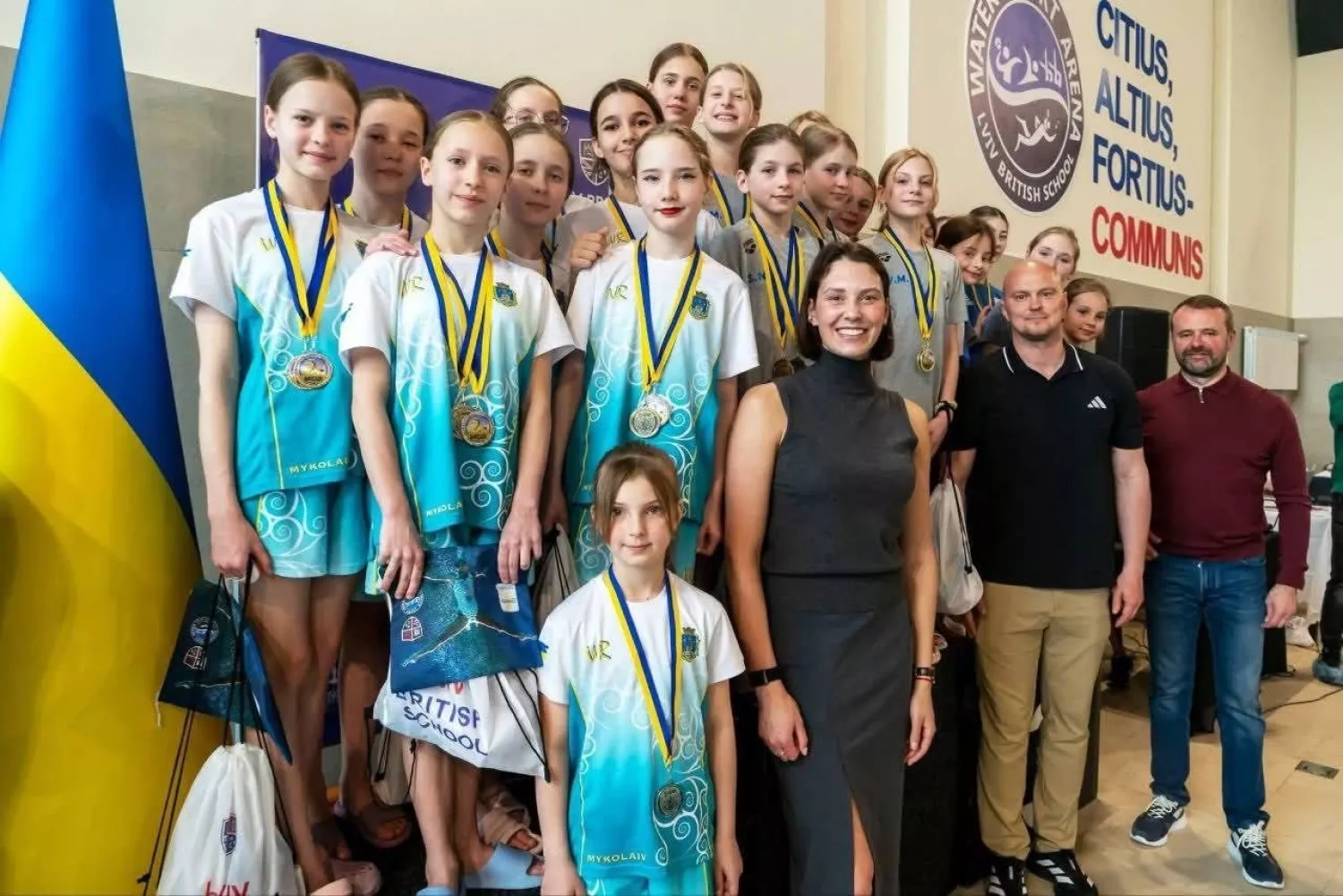 Юні спортсмени на чемпіонаті України з синхронного плавання. Фото: Миколаївська ОВА