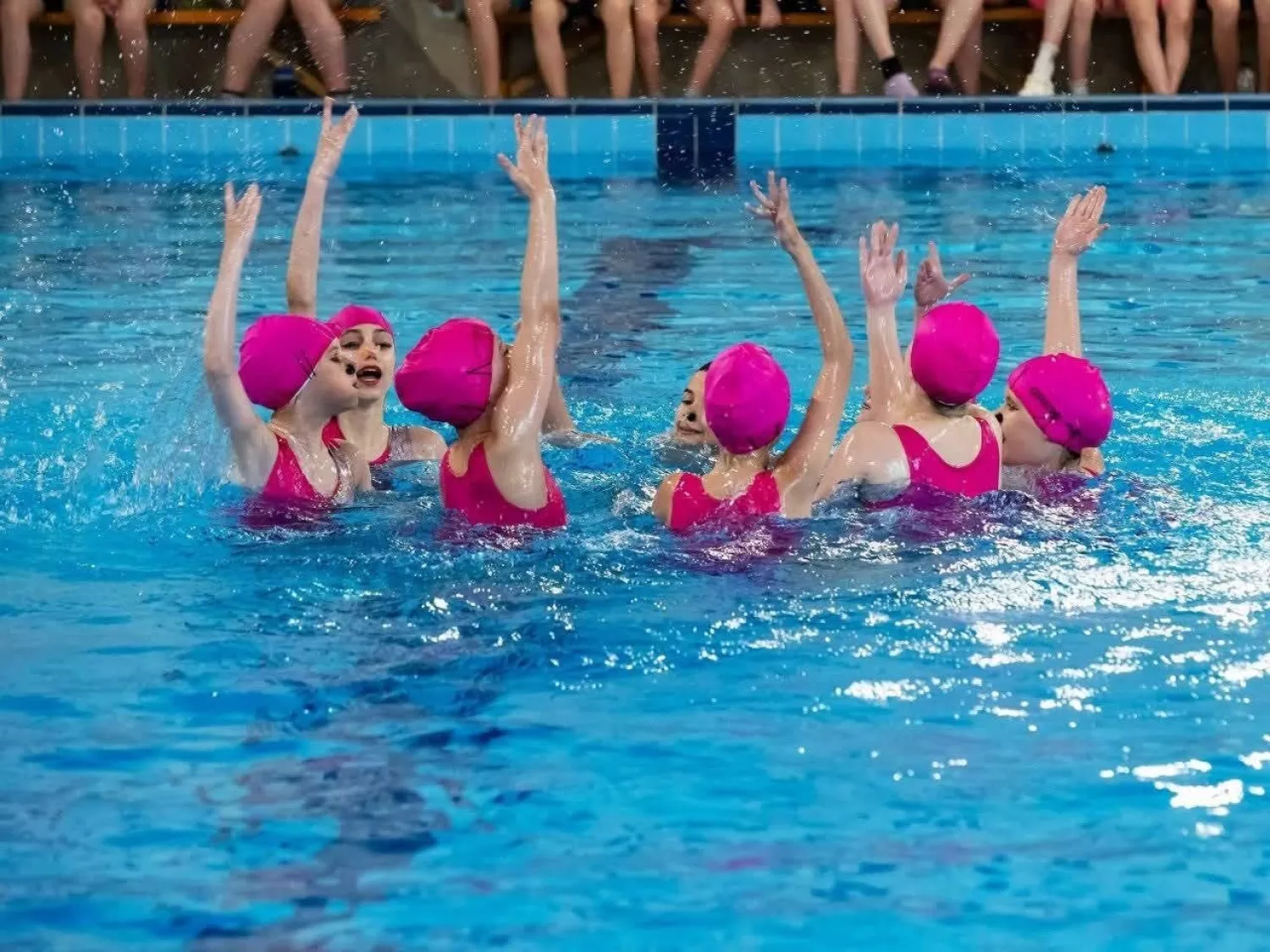 Юні спортсмени на чемпіонаті України з синхронного плавання. Фото: Миколаївська ОВА