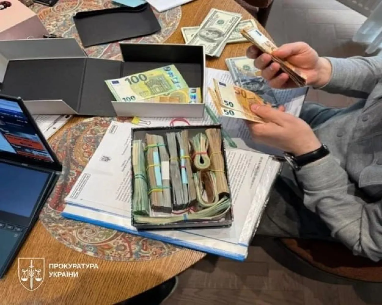 Схема передачі судна для «тіньового флоту» РФ, фото Прокурора України