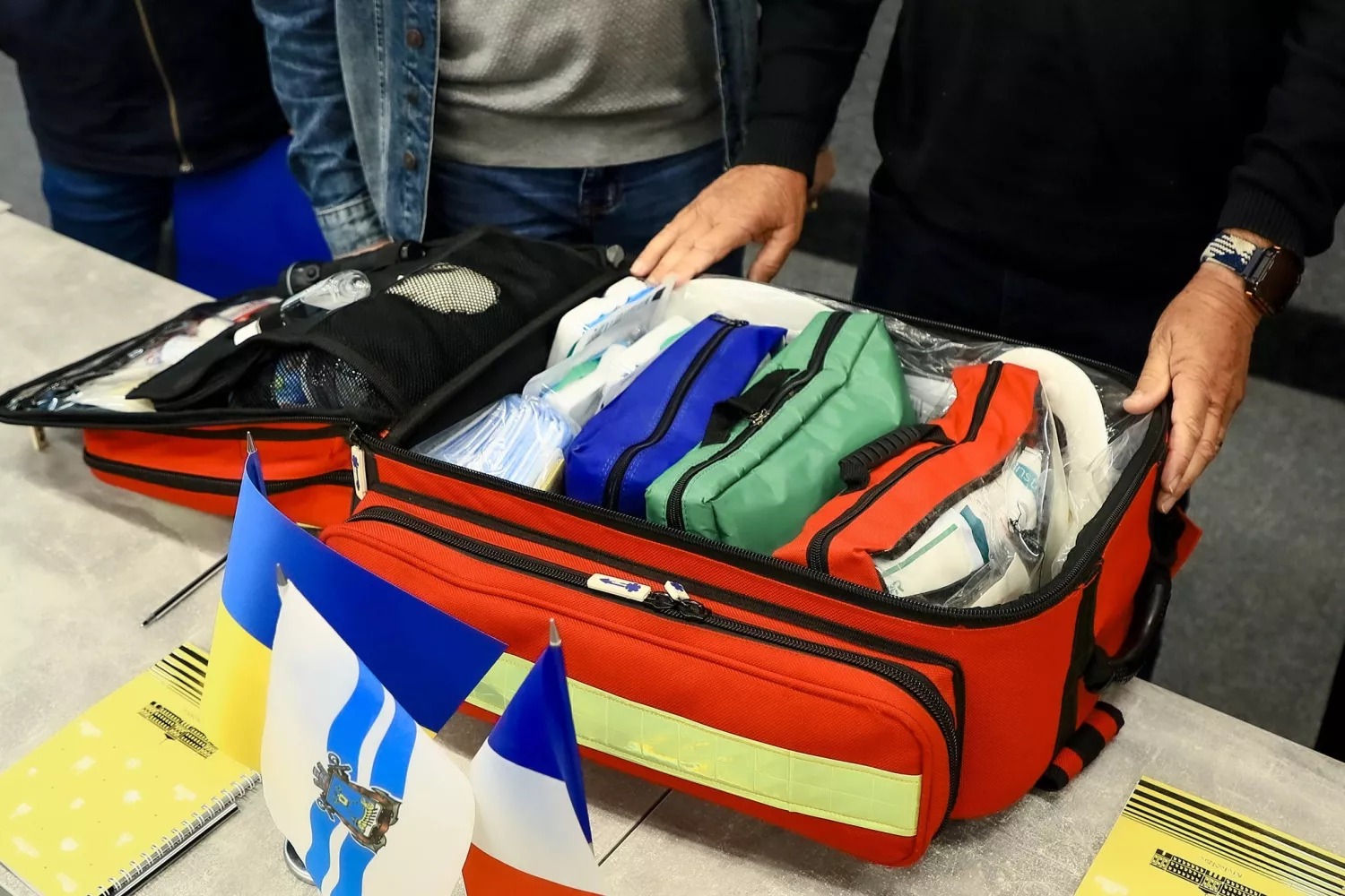 Французькі партнери передали Миколаєву дев’ять авто та три швидкі. Фото: Миколаївська міськрада