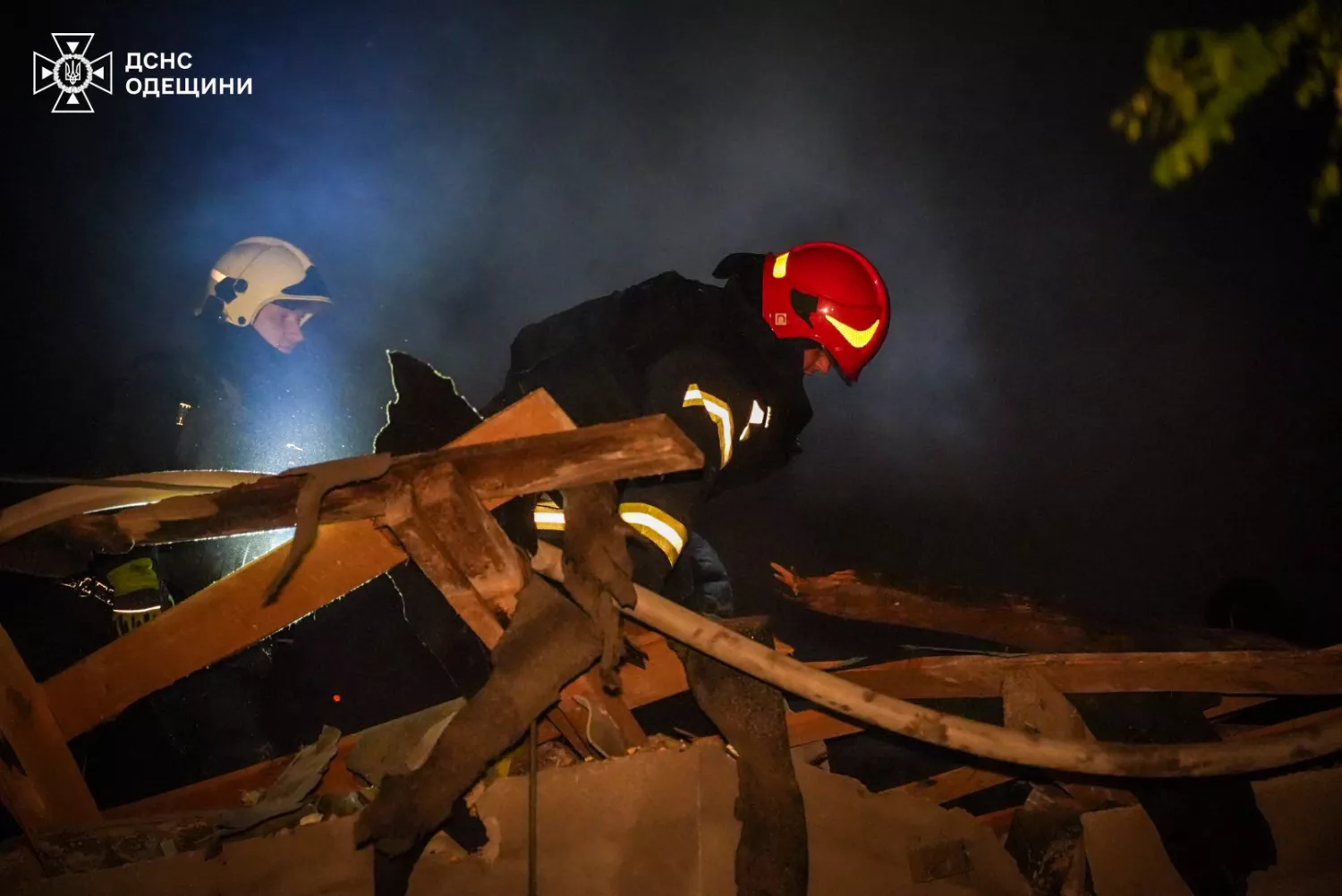 Наслідки обстрілу Одещини 18 травня. Фото: ДСНС