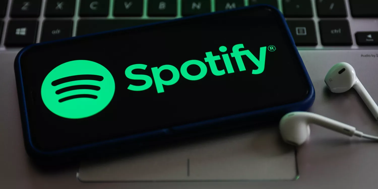 Spotify вводить «зелені галочки»: як сервіс відрізнятиме живих артистів від ШІ