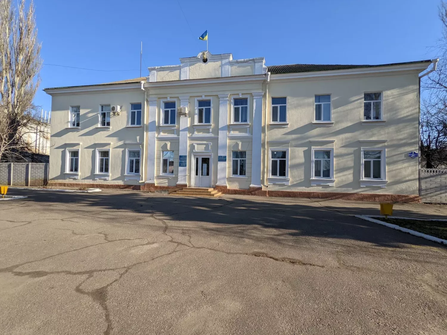 Будівля Новоодеської міської ради. Фото з Goggle