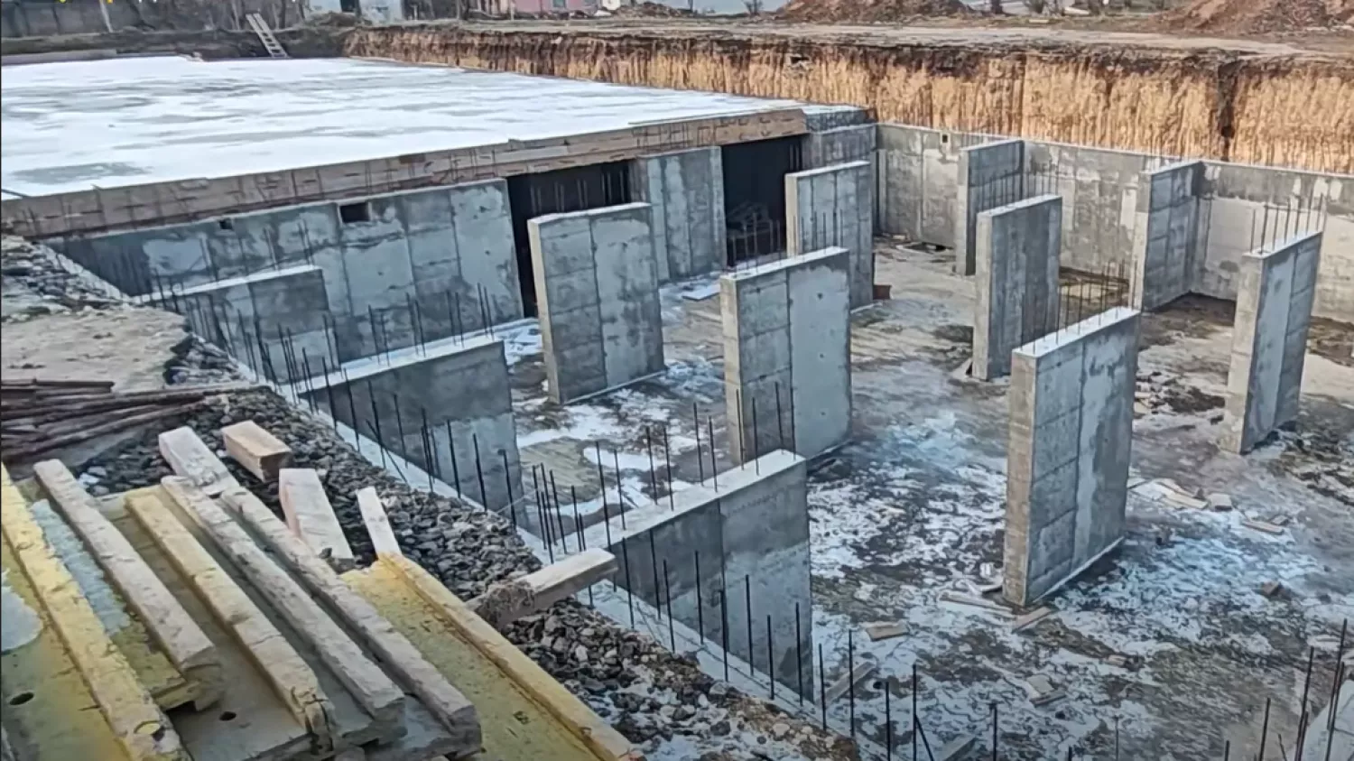 Недобудована «підземна школа» у Херсоні. Фото: Херсонська МВА.