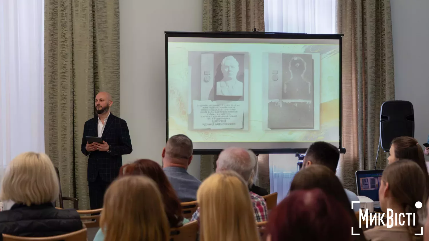 У Миколаєві відзначили 65-річчя заснування Національної премії України імені Тараса Шевченка. Фото: NikVesti