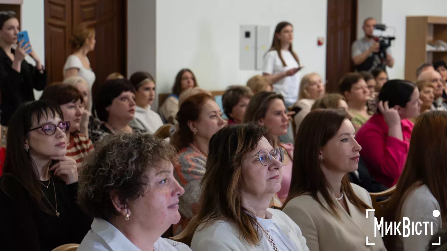 У Миколаєві відзначили 65-річчя заснування Національної премії України імені Тараса Шевченка. Фото: NikVesti