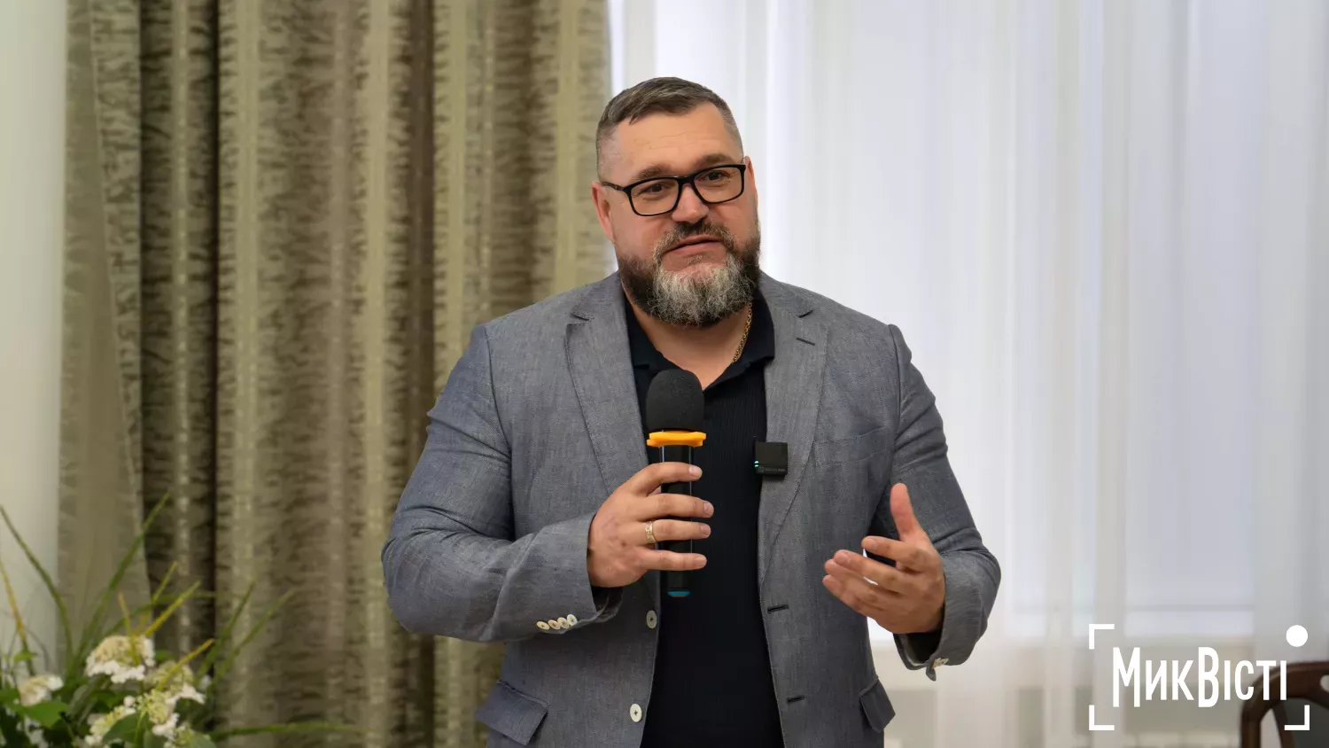 У Миколаєві відзначили 65-річчя заснування Національної премії України імені Тараса Шевченка. Фото: NikVesti