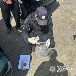 На Миколаївщині затримали підозрюваного у продажі авто для ЗСУ. Фото: Нацполіція