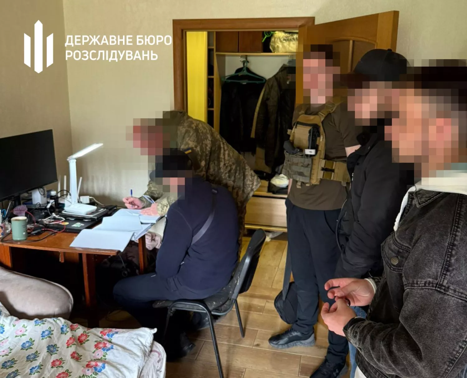 Працівника ТЦК в Одесі підозрюють у заробітку на військових в СЗЧ. Фото: ДБР