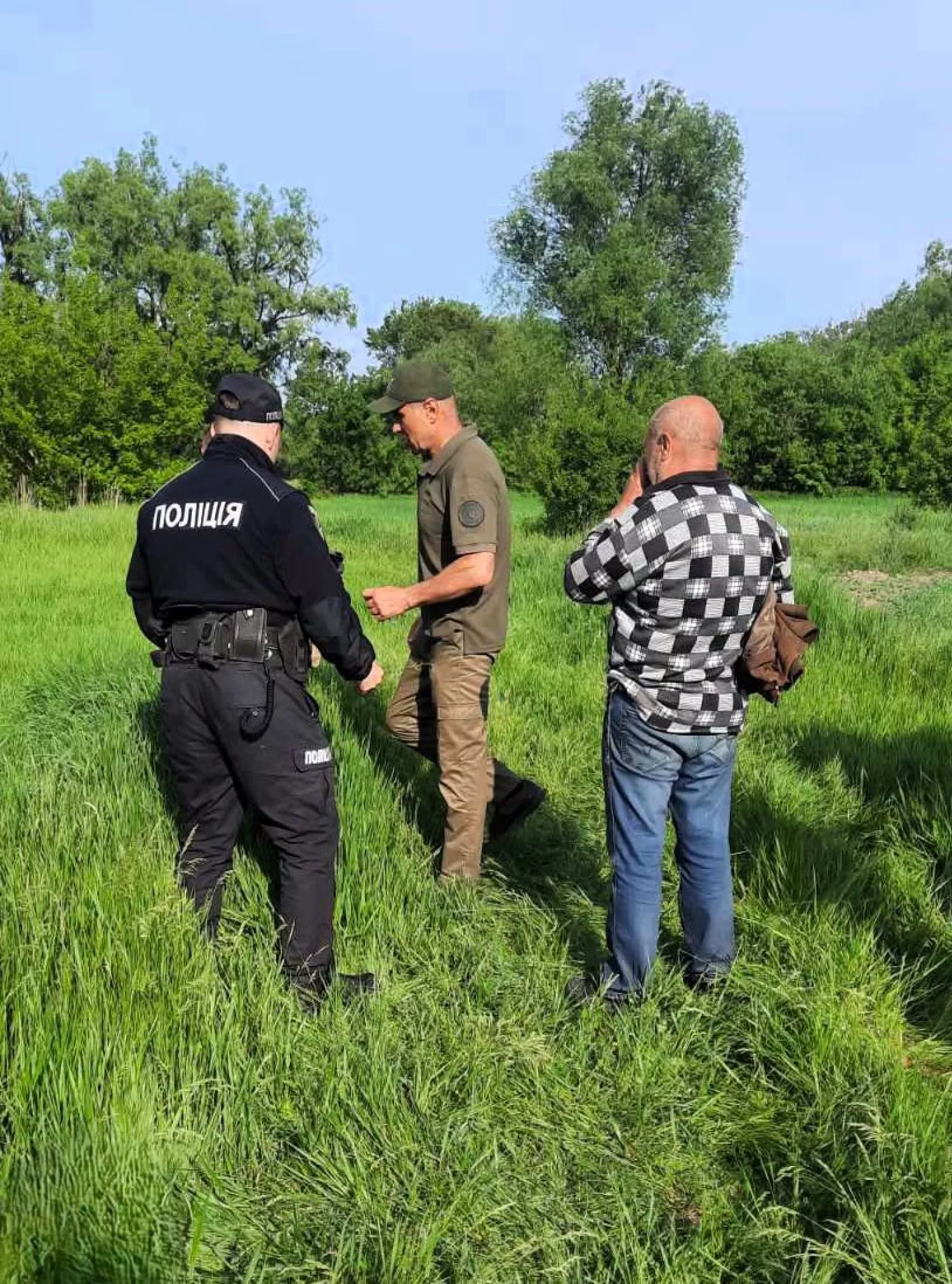 Біля Південного Бугу знайшли засіяну ячменем ділянку. Фото: Державна екоінспекція Південно-Західного округу