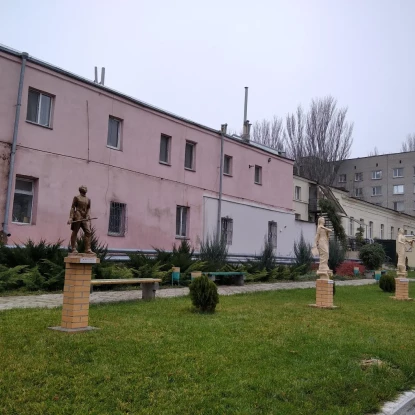 Внутрішній двір будівлі колишньої філії університету культури. Фото: Марина Хиврич