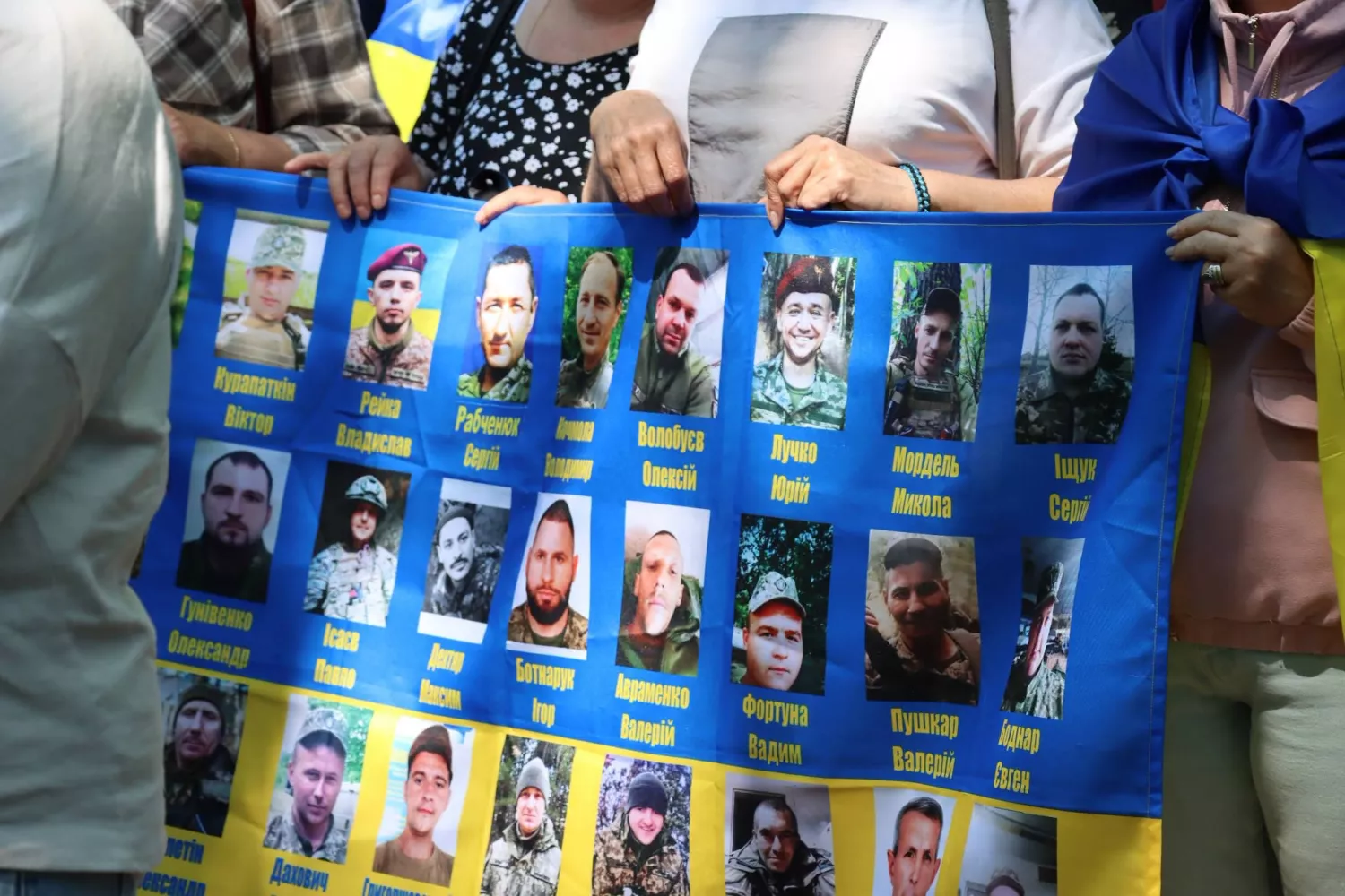 У Вознесенську відкрили інсталяцію на честь зниклих безвісти захисників. Фото: міська влада Вознесенська