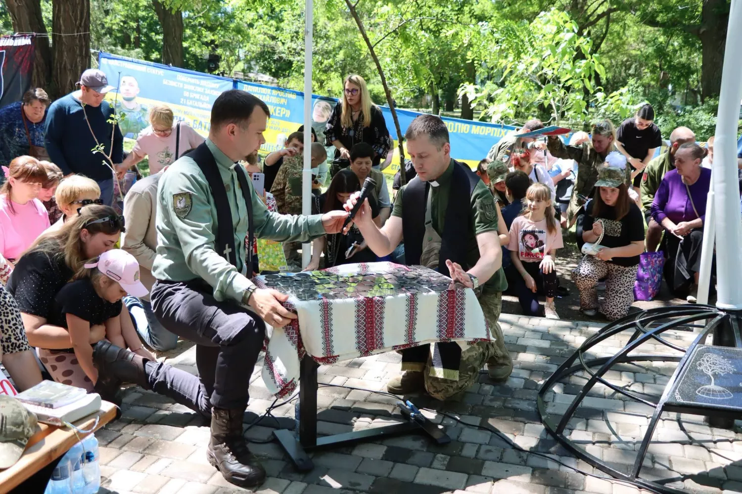 У Вознесенську відкрили інсталяцію на честь зниклих безвісти захисників. Фото: міська влада Вознесенська