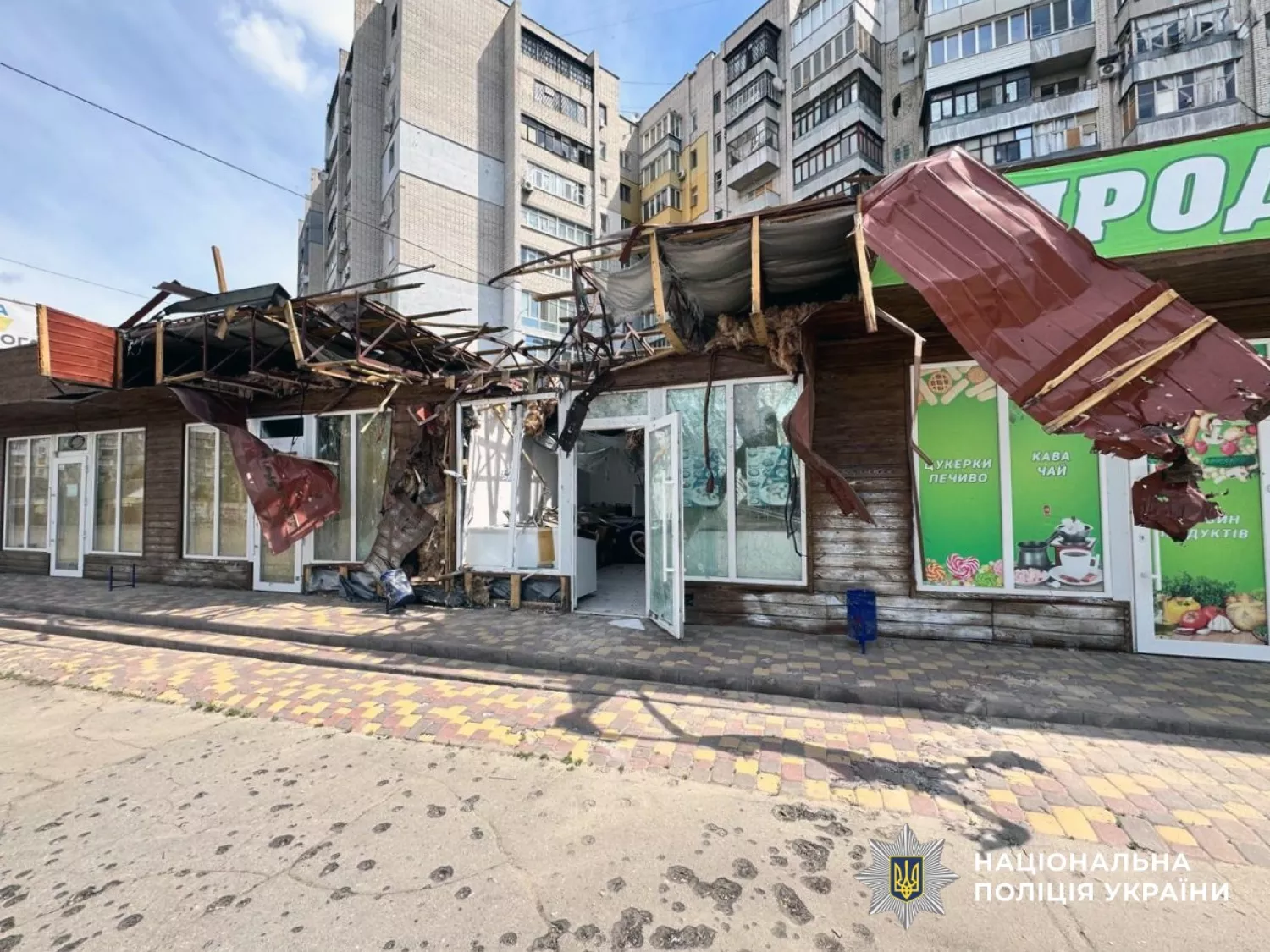 Наслідки атак по Херсонщині. Фото: Нацполіція