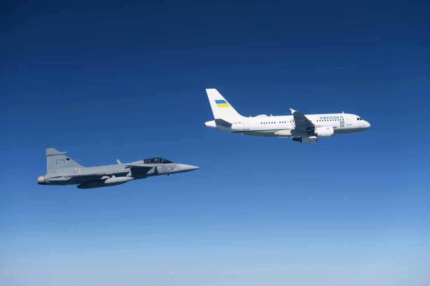 Україна отримає 16 шведських винищувачів Gripen у 2027 році. Фото: Володимир Зеленський