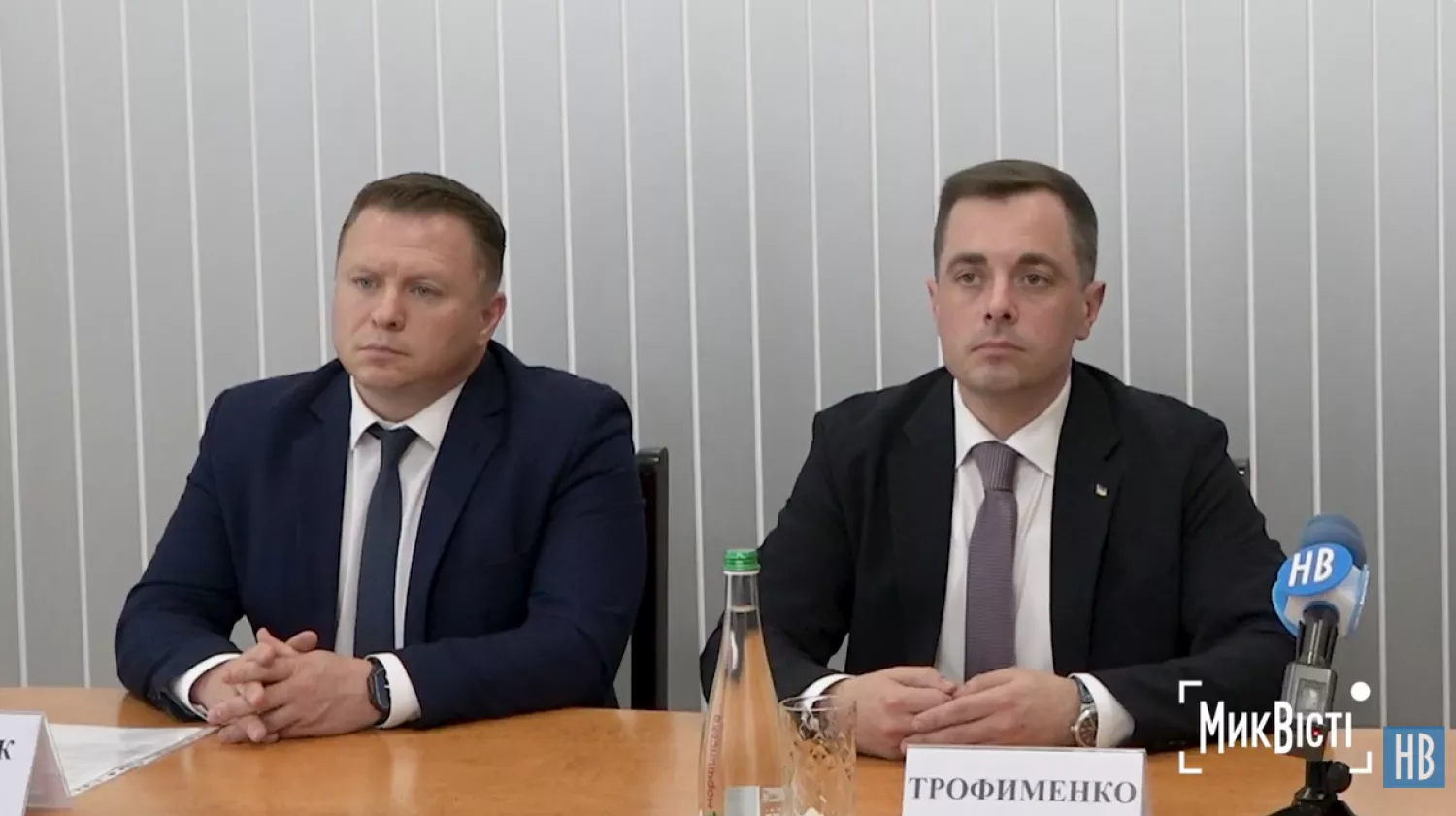 Голова Миколаївської облради Антон Табунщик та заступник міністра освіти Микола Трофименко. Фото: МикВісті