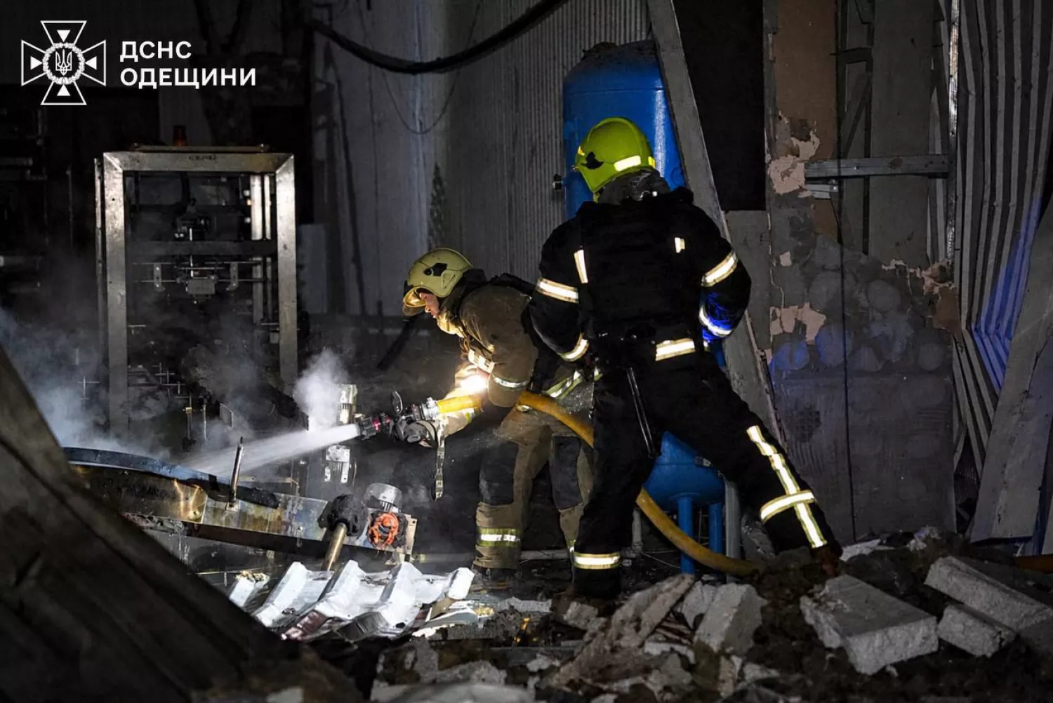 Наслідки обстрілу Одещини. Фото: ДСНС