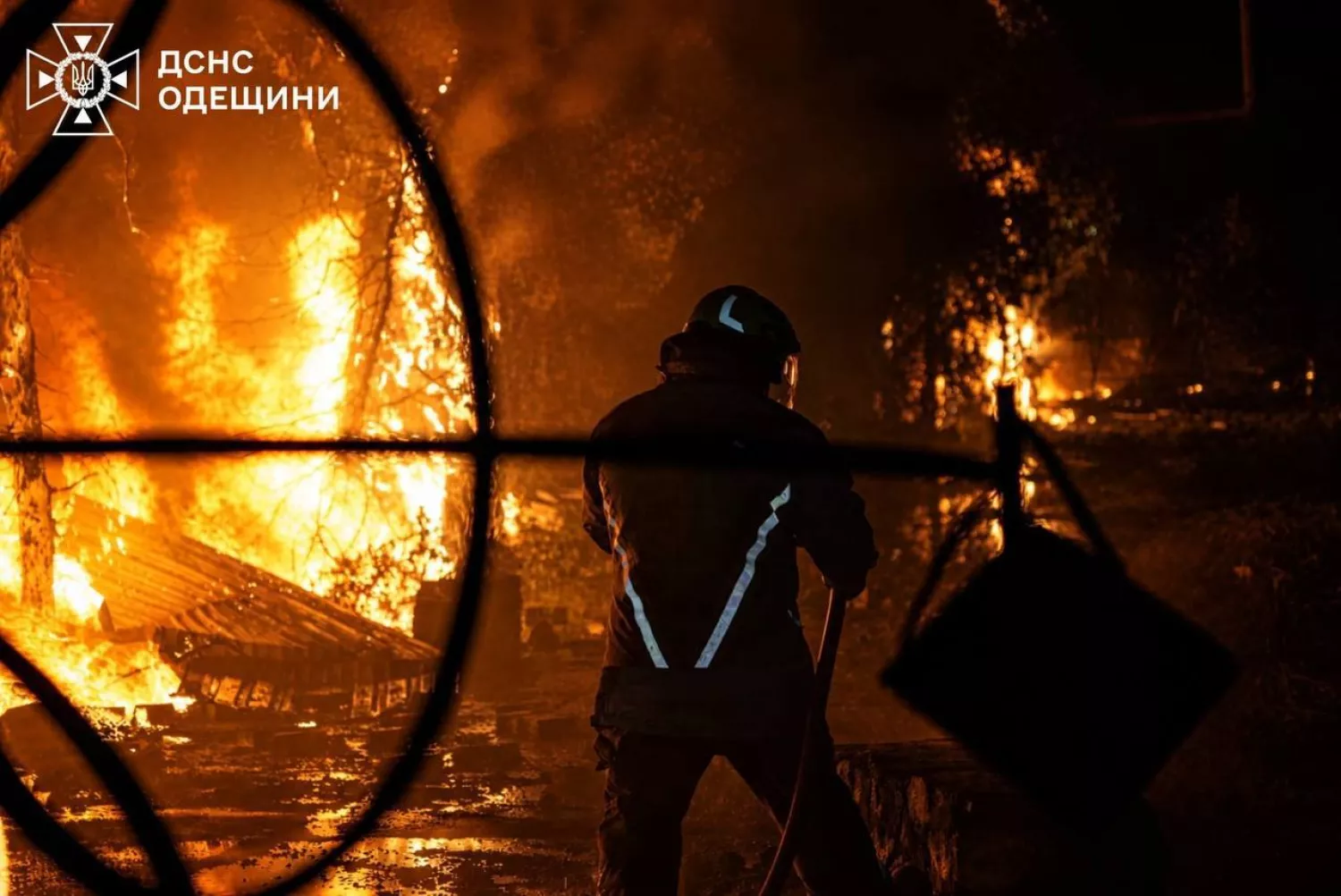 Наслідки обстрілу Одещини. Фото: ДСНС