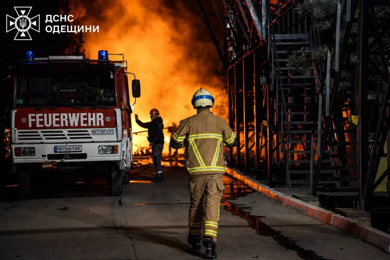 Наслідки обстрілу Одещини. Фото: ДСНС