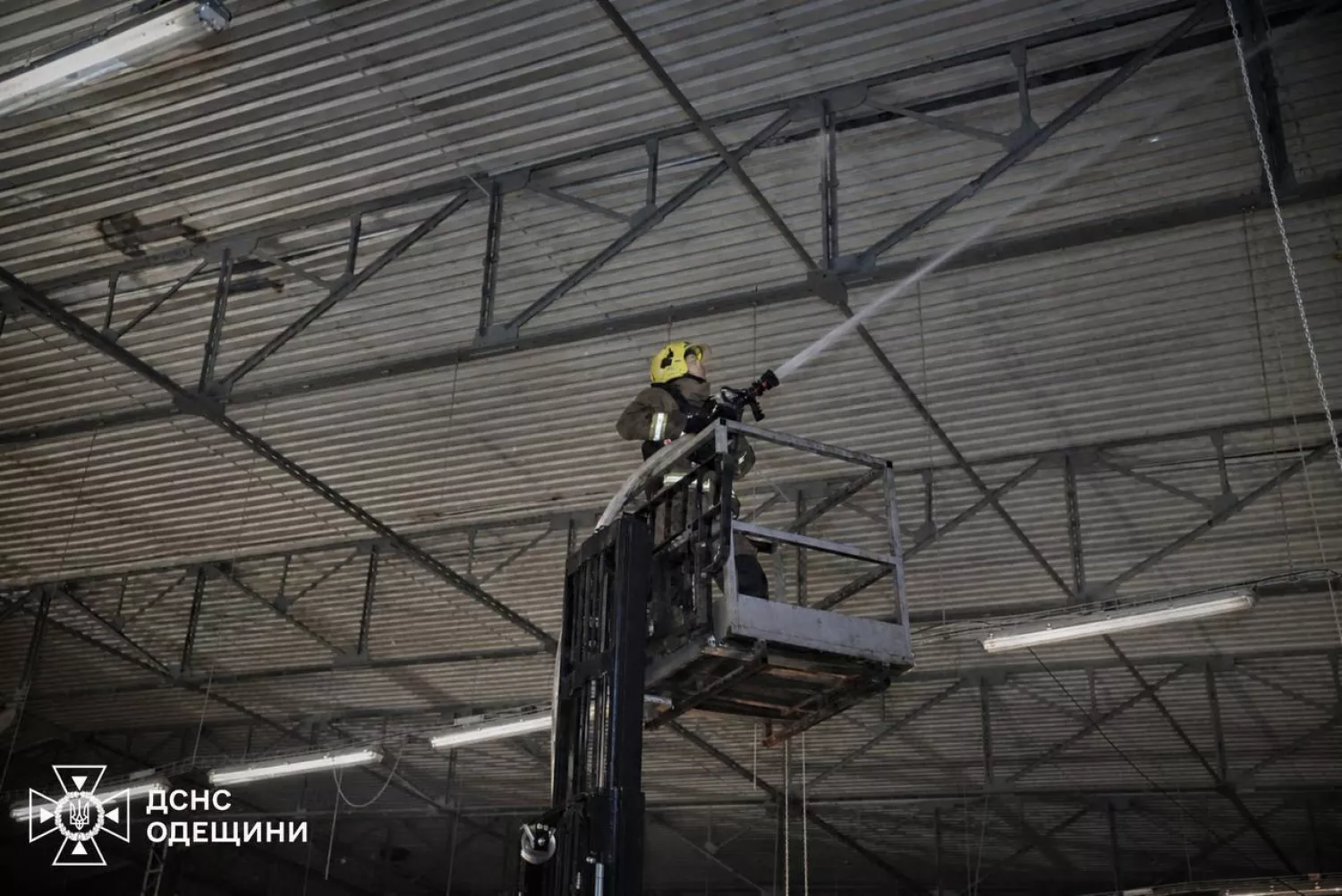 Наслідки обстрілу Одещини. Фото: ДСНС