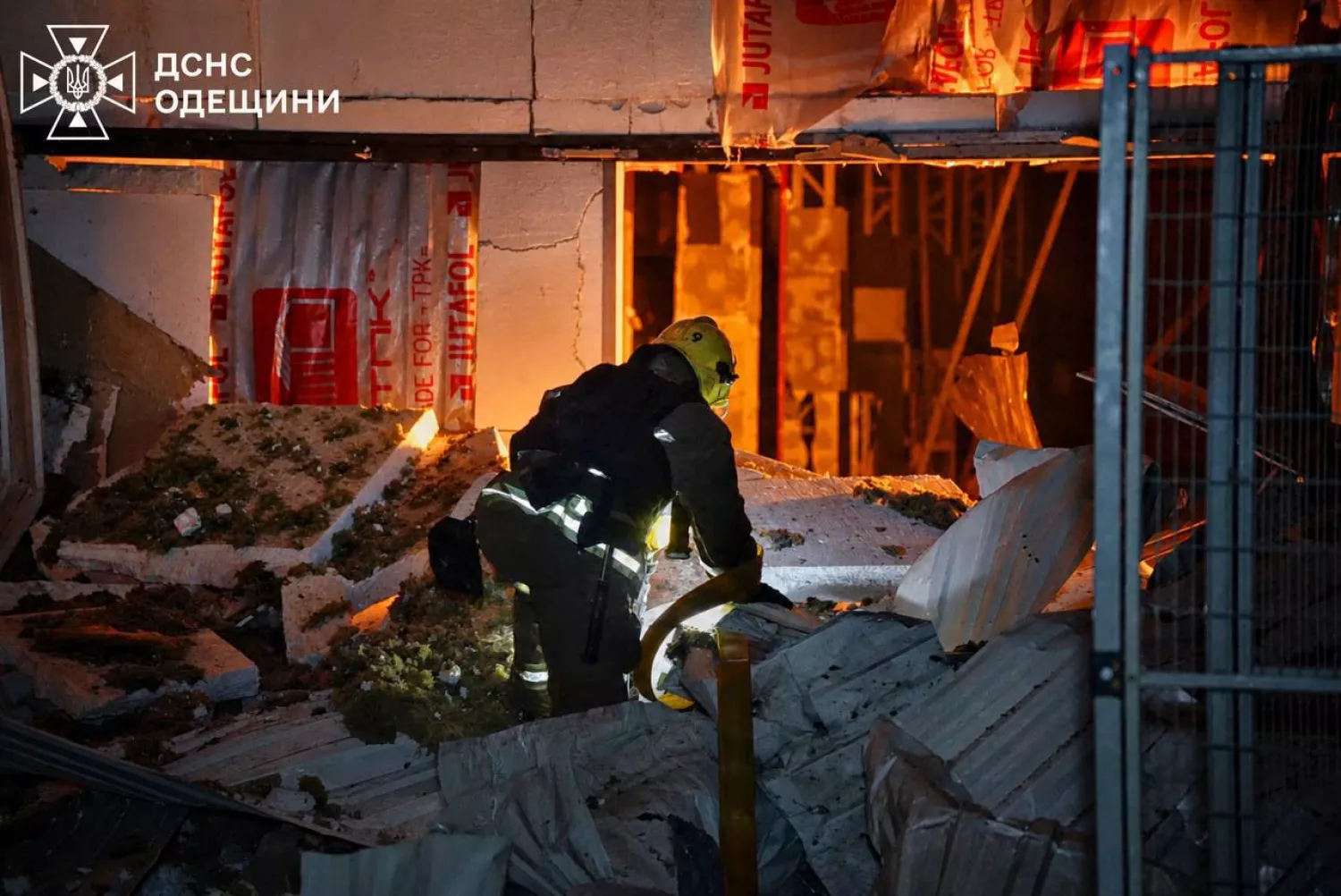 Наслідки обстрілу Одещини. Фото: ДСНС