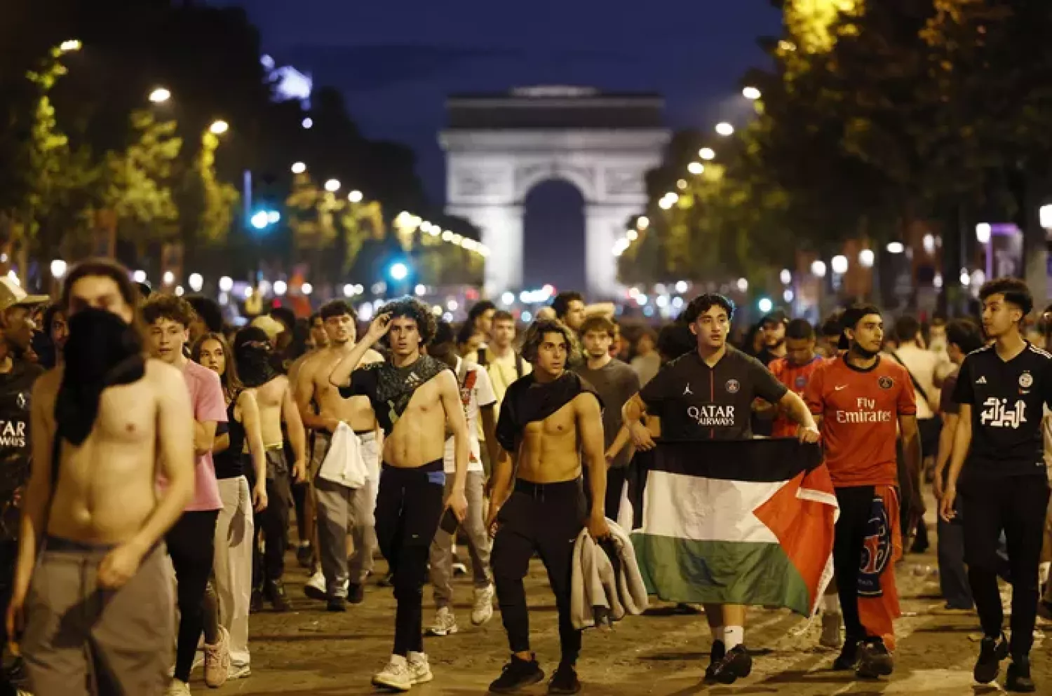 У Парижі після перемоги ПСЖ сталися сутички з поліцією, фото Le Figaro