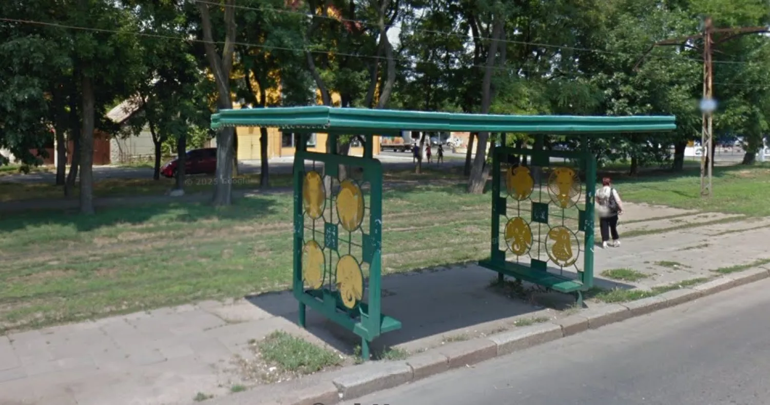 Зупинка до ремонту тротуару станом на 2015 рік. Скриншот з Goggle карт