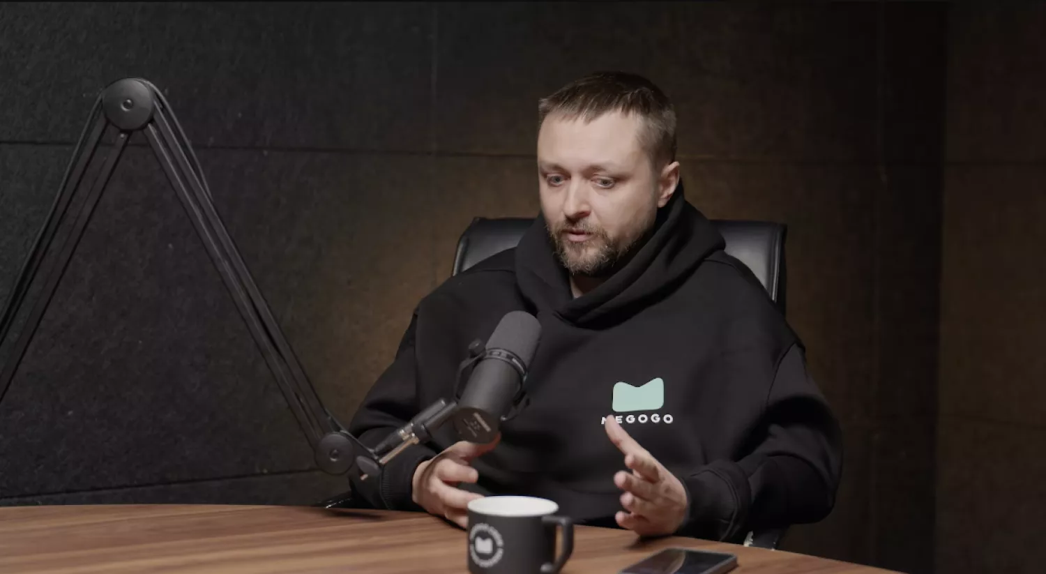 Українці споживають піратський контент, скриншот із подкасту на YouTube «Сигнал і шум»