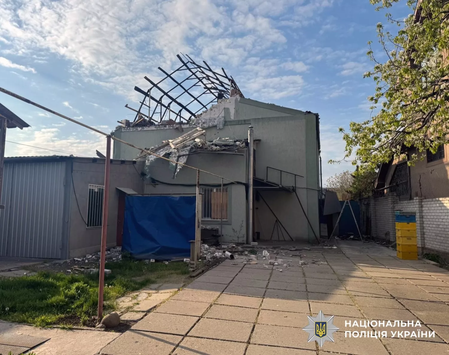 Наслідки атак по Херсонщині. Фото: Нацполіція