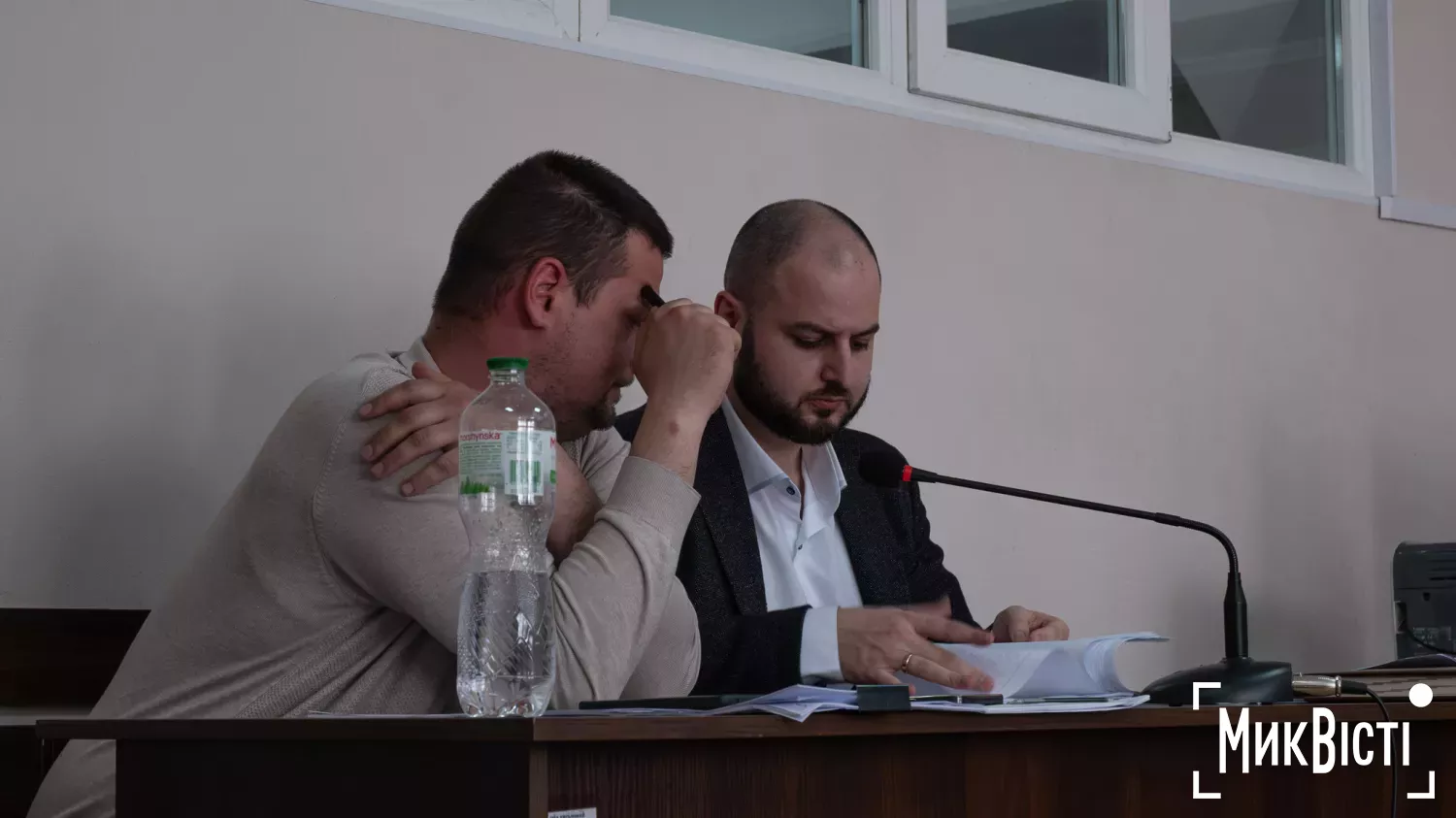 Прокурор Окружної прокуратури Ігор Бєлянський та слідчий Олег Шакула. Фото: НикВести