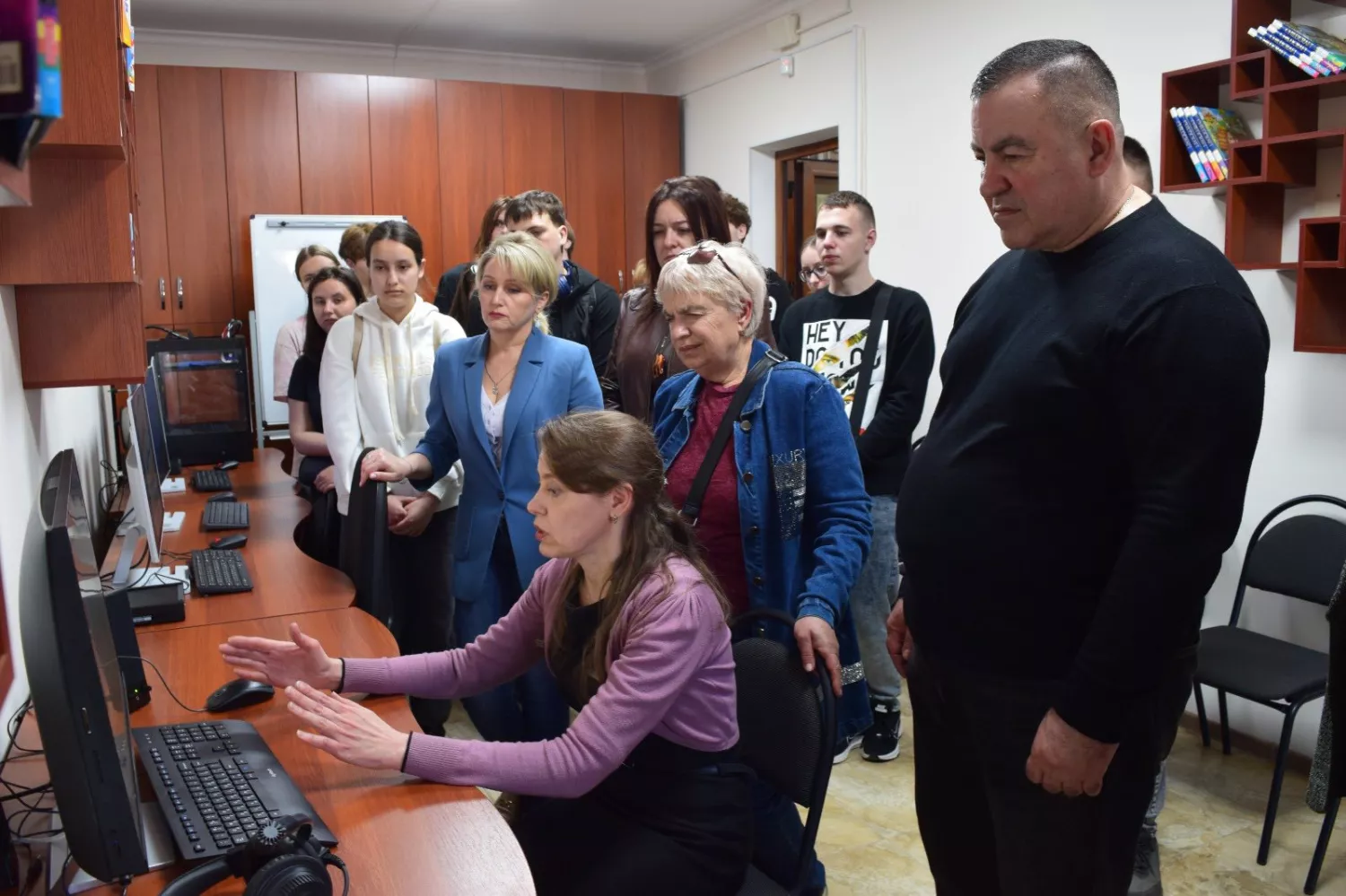 На Миколаївщині відкрили Центр для осіб з вадами зору з сучасним тифлотехнічним комплексом. Фото: Миколаївська ОВА