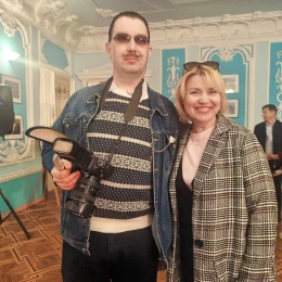 Виставка у театрі Миколаєва. Фото: МикВісті