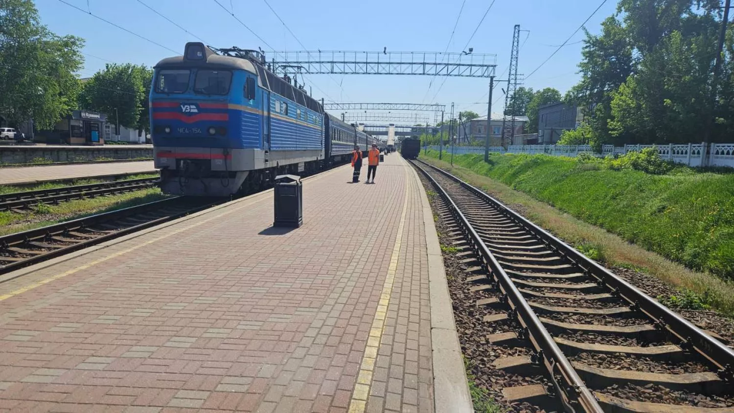 Обстріляний на Миколаївщині потяг прибув на Харківщину без запізнення. Фото: Укрзалізниця