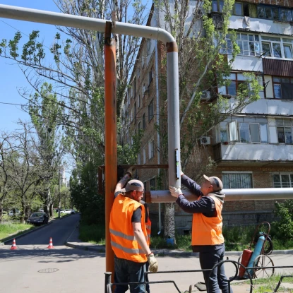 У Лісках ремонтують пошкоджену теплотрасу. Фото: Миколаївоблтеплоенерго
