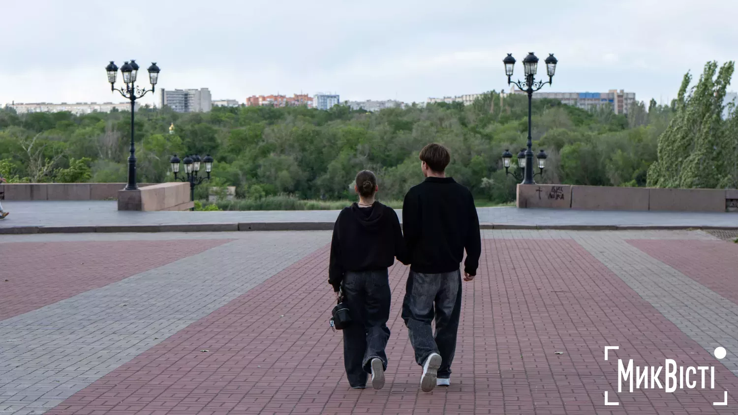 Миколаївці зустрічають літо. Фото: НикВести, Кірілл Витвицький