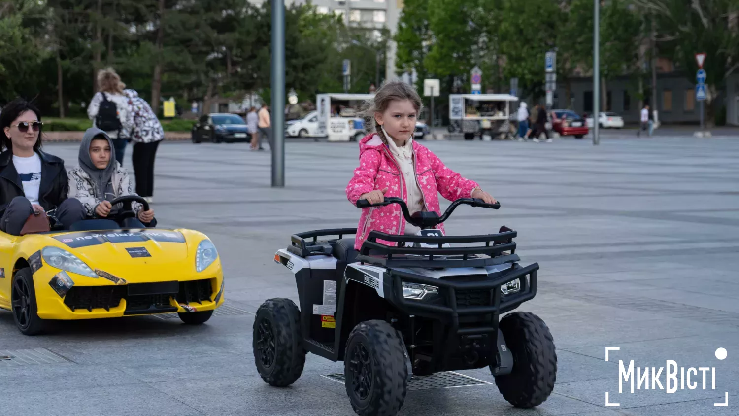 Миколаївці зустрічають літо. Фото: НикВести, Кірілл Витвицький