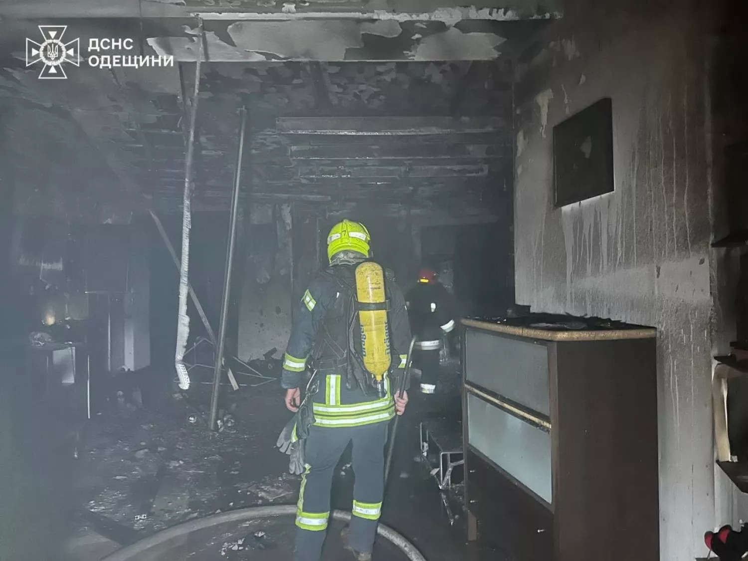 Наслідки обстрілу Одеси 10 червня. Фото: ДСНС