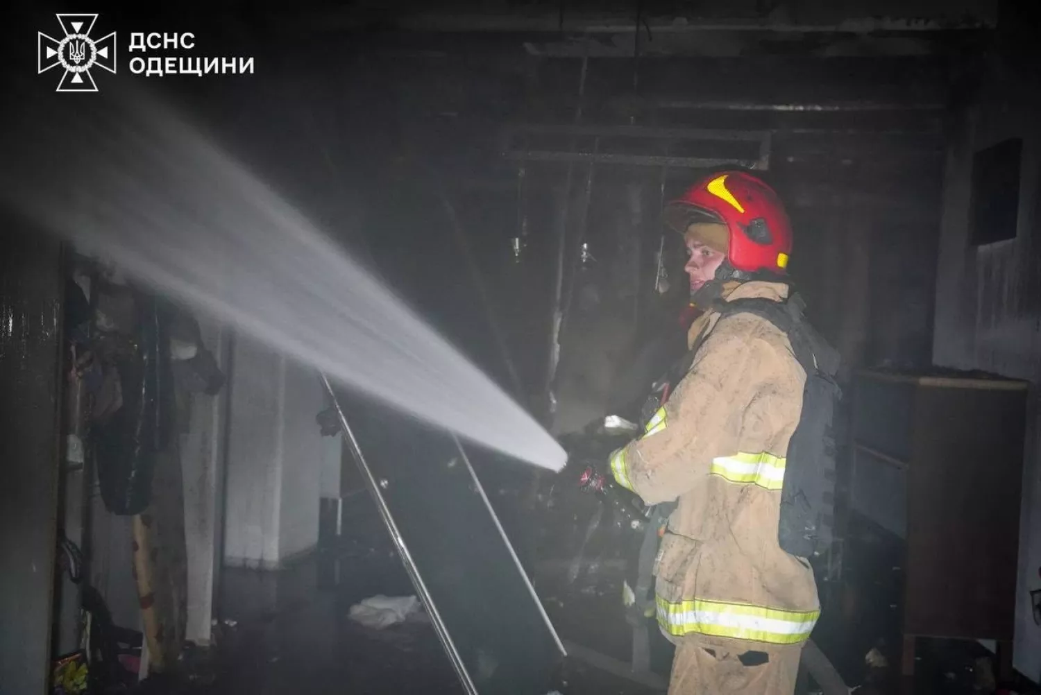 Наслідки обстрілу Одеси 10 червня. Фото: ДСНС