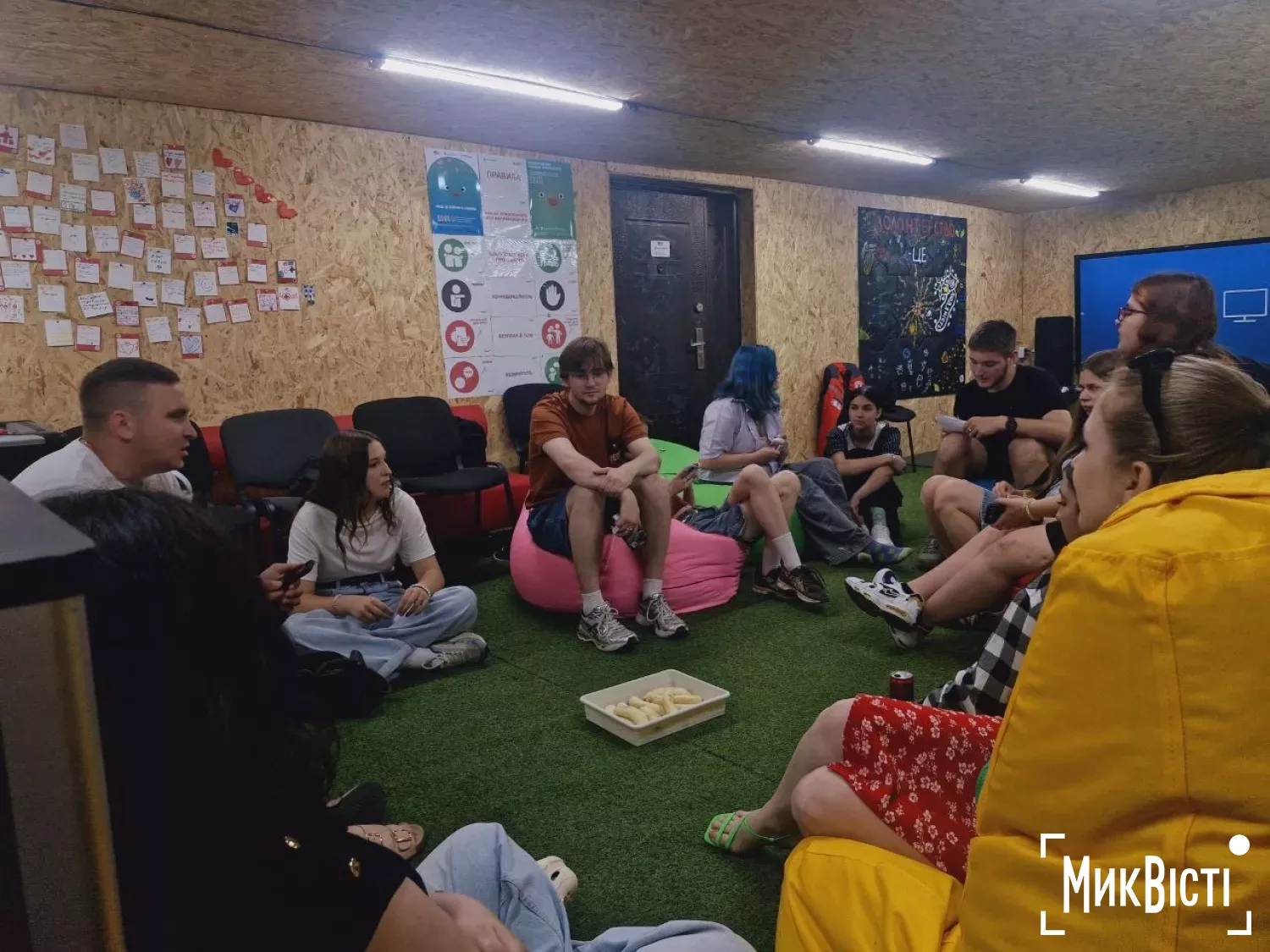 У молодіжному просторі Червоного Хреста в Миколаєві провели сесію з критичного мислення, фото Дар‘я Маслова, НикВести