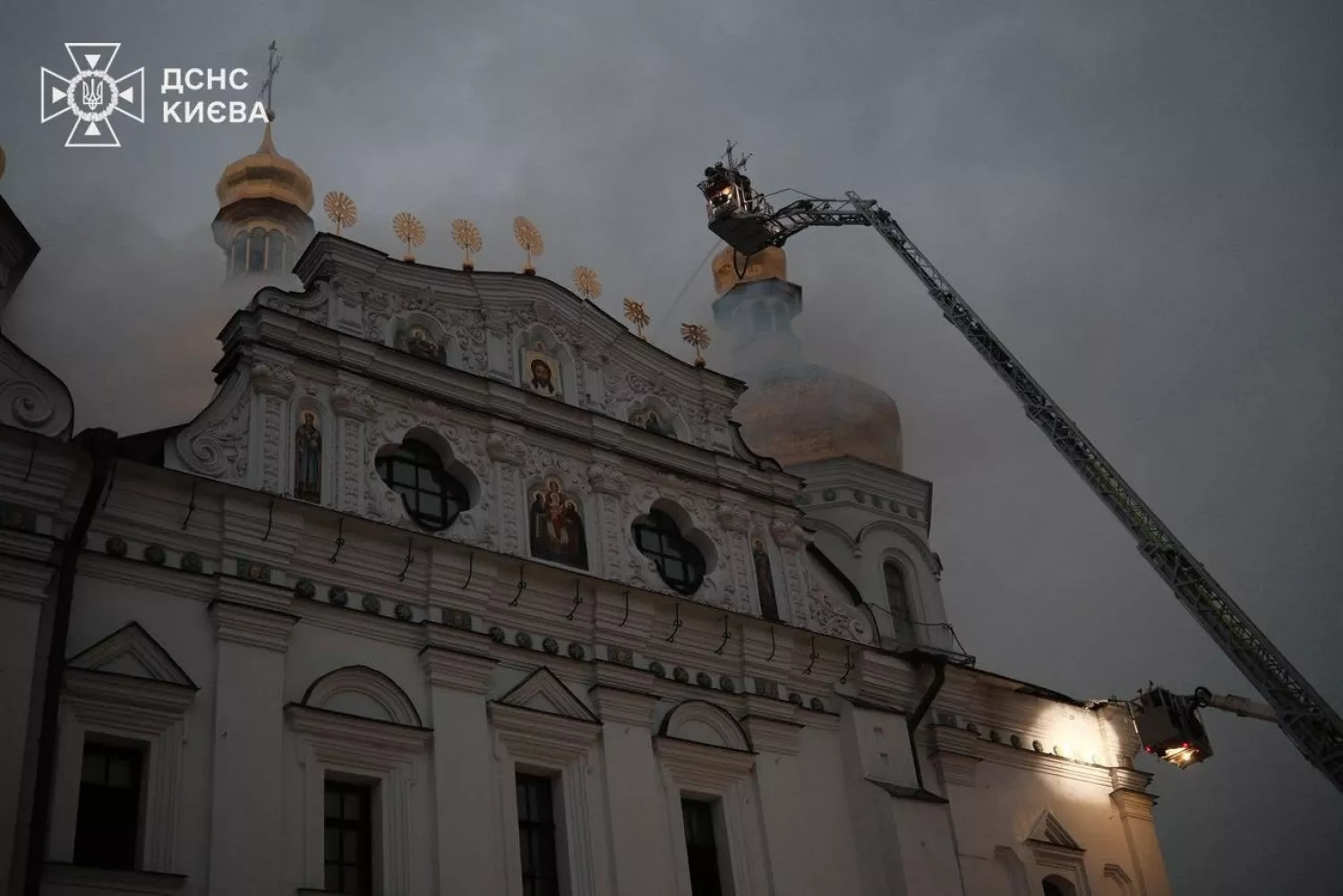 Наслідки обстрілу Києва 15 червня. Фото: ДСНС