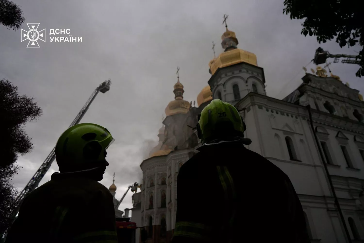 Наслідки обстрілу Києва 15 червня. Фото: ДСНС
