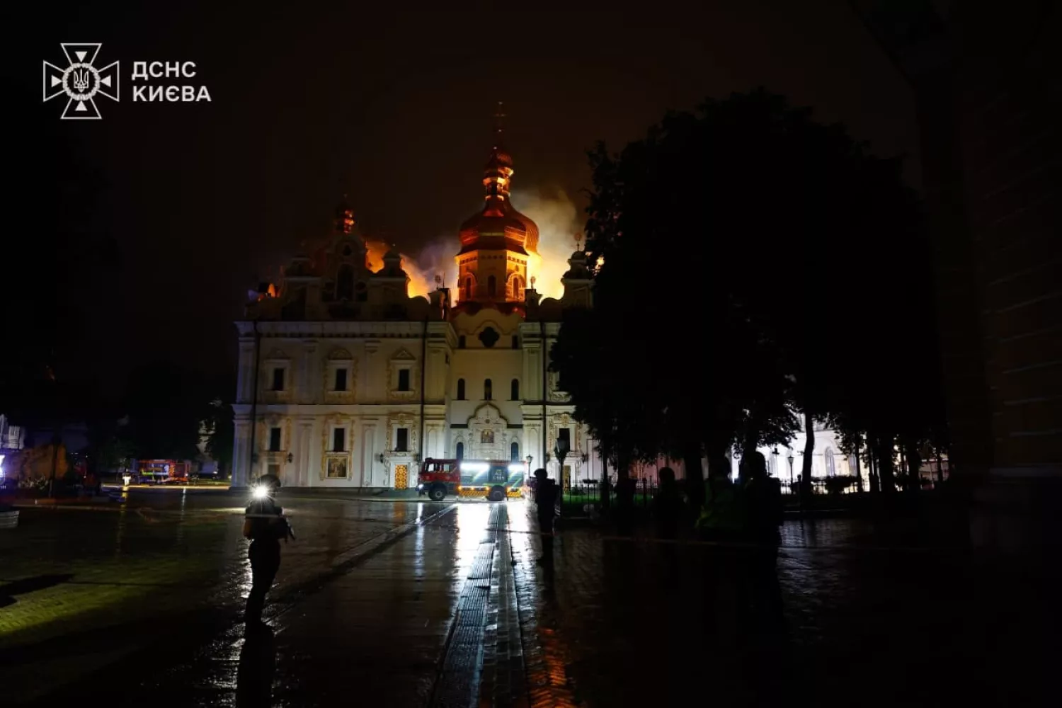 Наслідки обстрілу Києва 15 червня. Фото: ДСНС