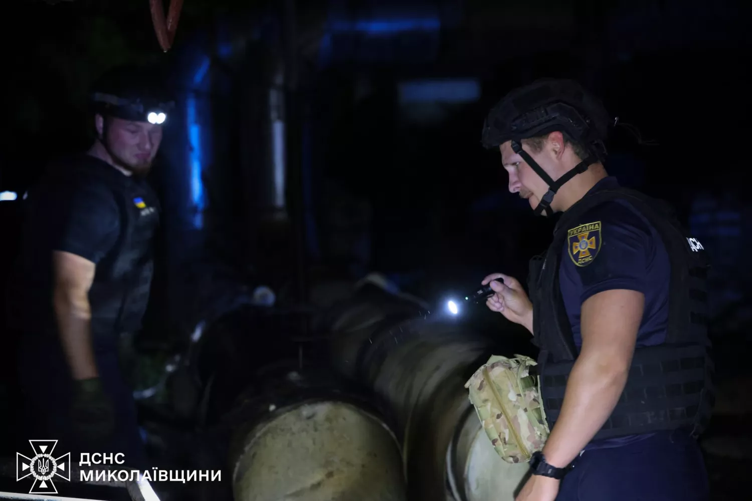Рятувальники показали наслідки атаки на критичний обʼєкт у Миколаєві. Фото: ДСНС