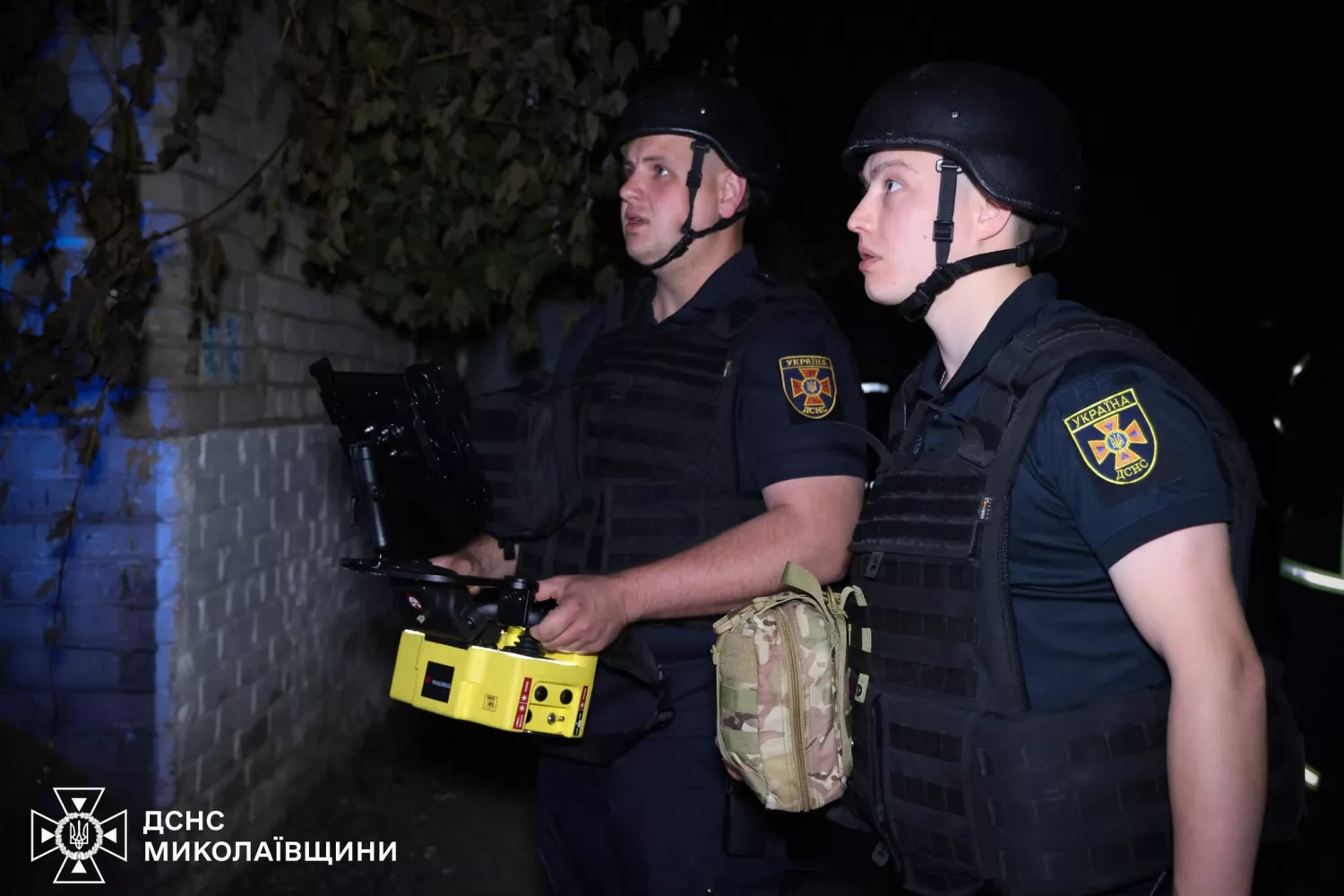 Рятувальники показали наслідки атаки на критичний обʼєкт у Миколаєві. Фото: ДСНС