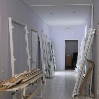 В Одесі відновлюють пологовий будинок після атак РФ. Фото: Одеська МВА